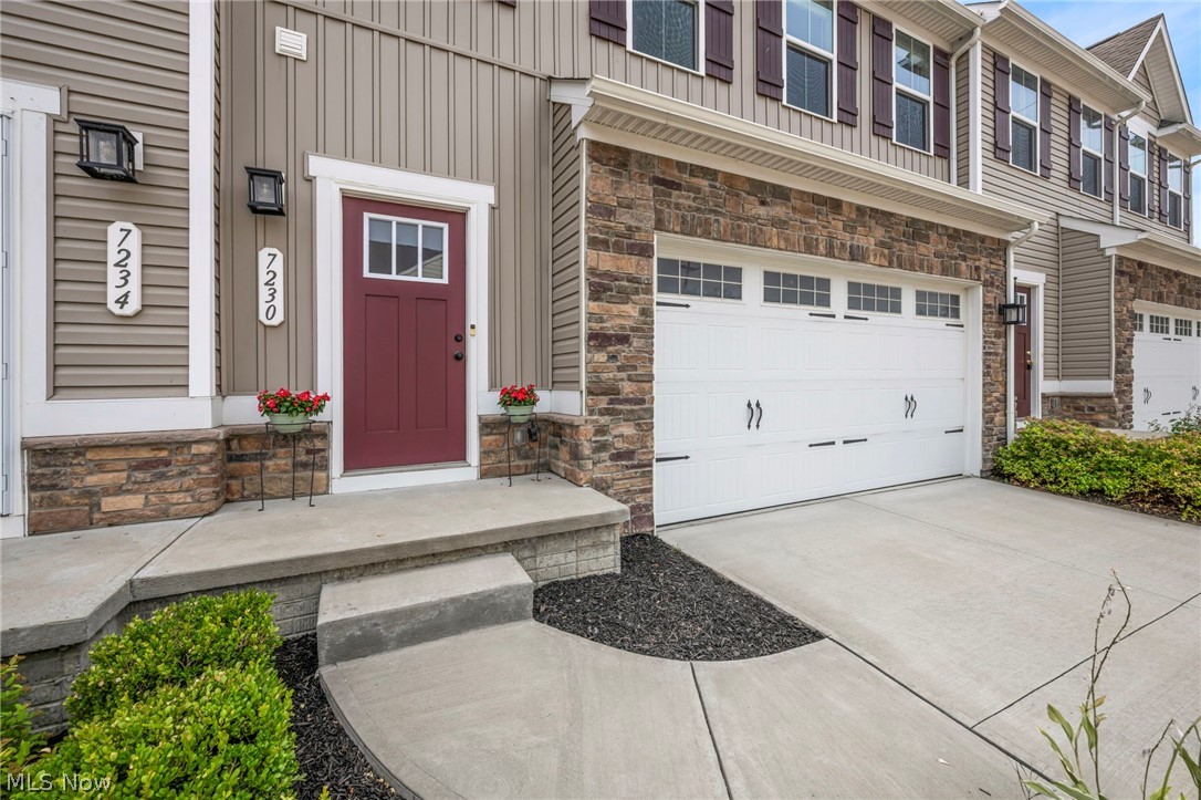 Hillshire Woods Condo 2 Ph 1 - Residential