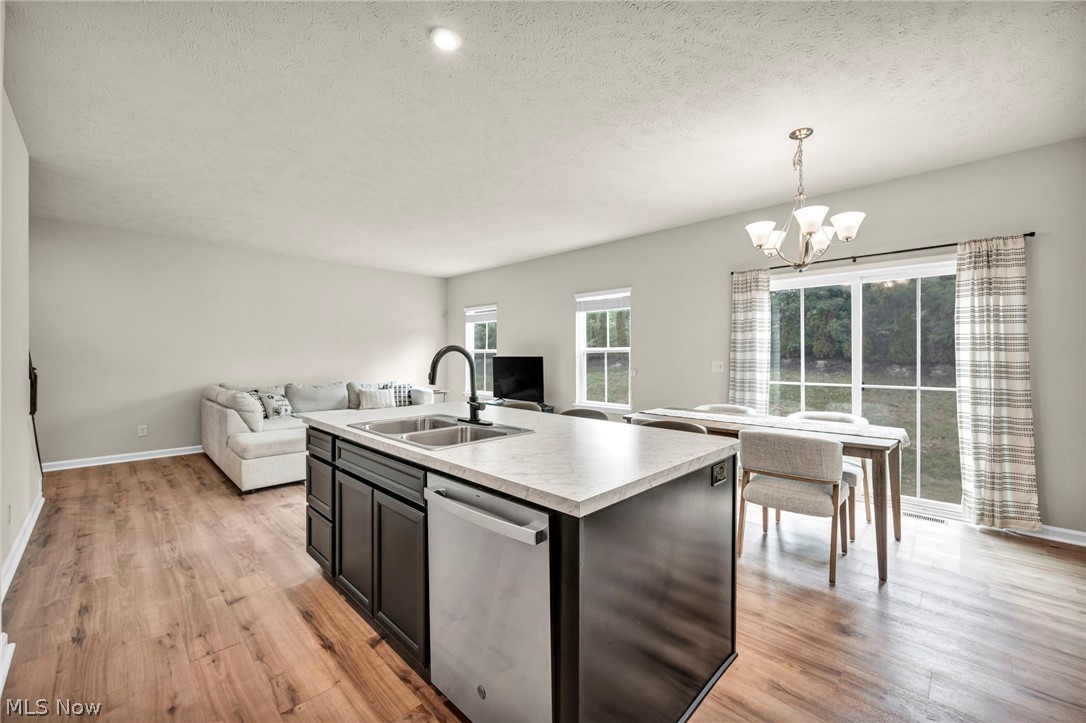 Hillshire Woods Condo 2 Ph 1 - Residential