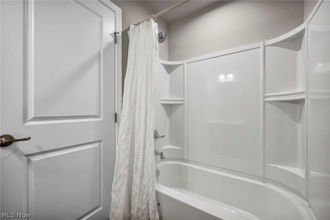 Hillshire Woods Condo 2 Ph 1 - Residential