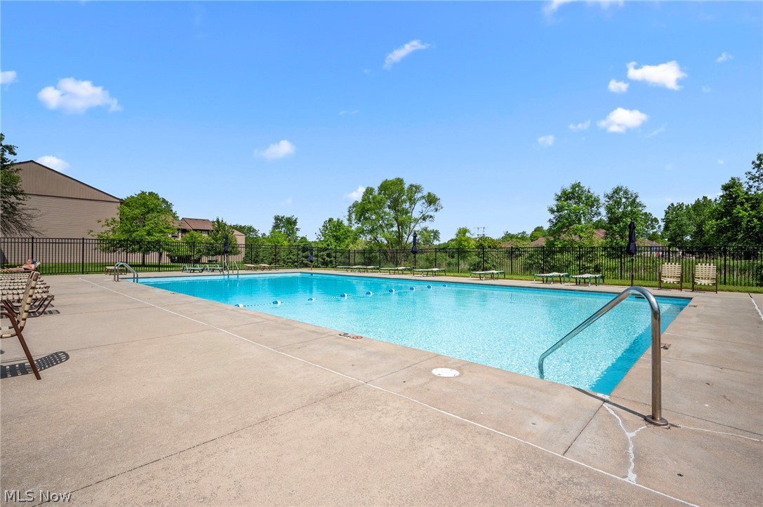 Oak Knolls Condo - Residential