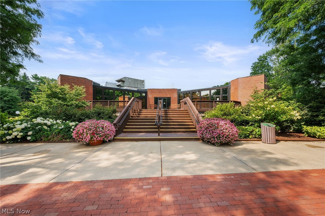 Oak Knolls Condo - Residential