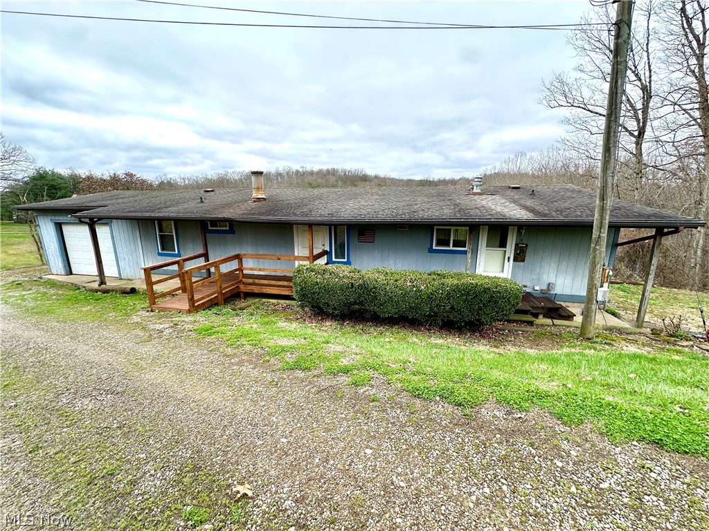 Lovely home in the Warren School District, sitting on just over an acre with a private pond. Come see this 1152 sq. ft., three bedroom, two bath home today. It's your own private oasis, but still close to town.