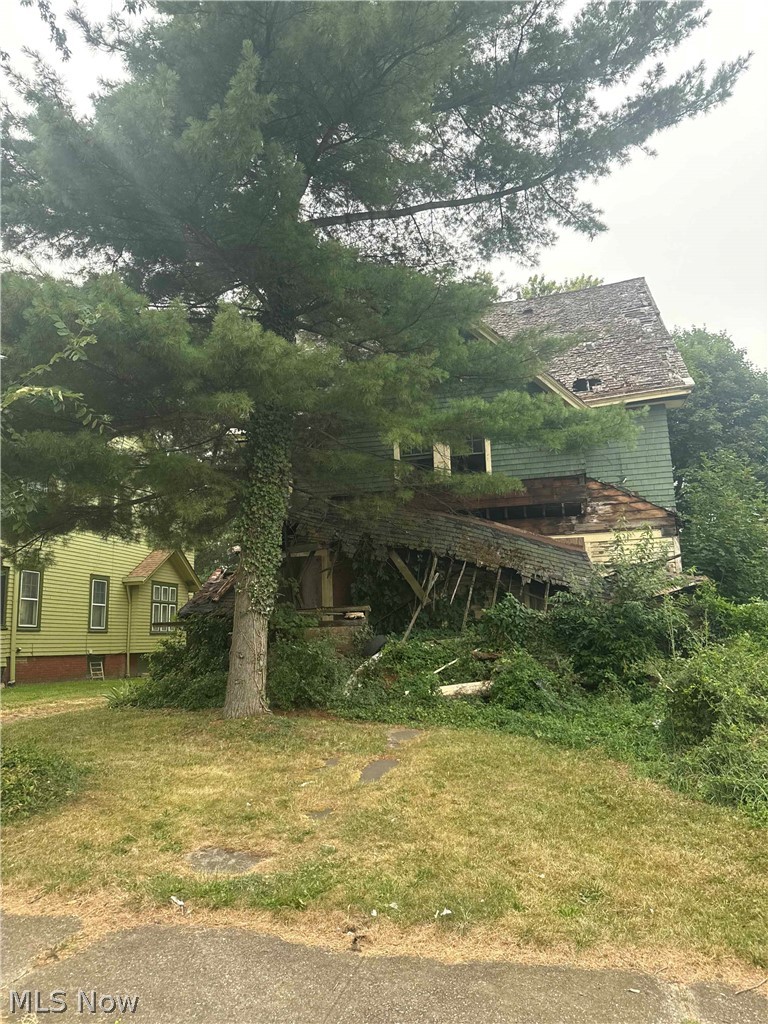 Investor opportunity! Spacious 4-bedroom, 2-bath colonial offering approximately 2,270 square feet on an 8,250 sq. ft. lot. Property is being sold AS IS and requires substantial rehabilitation. Due to the condition of the property, buyers are encouraged to perform their own due diligence regarding renovation or redevelopment potential. The structure is considered unsafe for entry. Property is to be viewed from the exterior only.