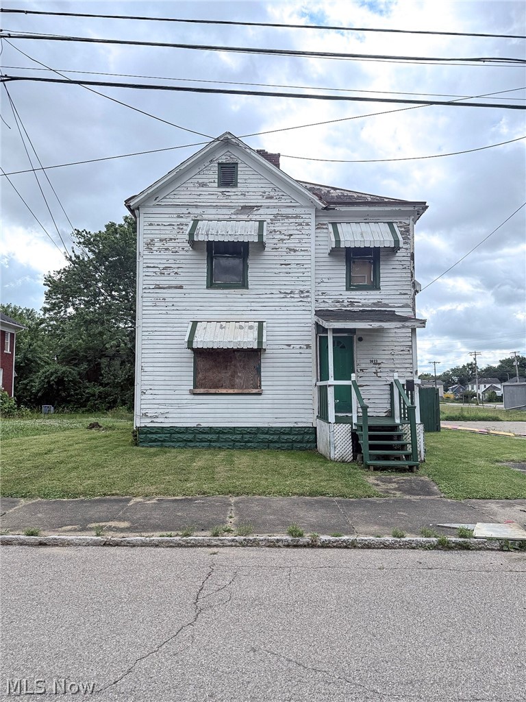 Calling all visionaries: here's a diamond in the rough just waiting for your personal touch. This four-bedroom, two-bathroom house spans roughly 1,516 square feet and offers something increasingly rare in today's market—genuine opportunity to build sweat equity and shape a home entirely your own.

Yes, this one needs a little tender loving care, but don't let that scare you off. Think of it as a blank canvas with great bones. The generous layout provides four bedrooms to reimagine as you see fit, whether that means a roomy primary suite, a dedicated home office, or a guest room that finally makes guests feel pampered. With two full bathrooms and a practical footprint, the renovation possibilities are limited only by your imagination and your Pinterest board.

Out back, a fenced yard delivers privacy and security, ready for gardening experiments, four-legged friends, or summer cookouts once the projects wrap up. It's the kind of outdoor space that rewards a little vision.

The location sweetens the deal considerably. Friendship Park sits practically at your doorstep, perfect for morning outings or afternoon picnics. Parkersburg High School is nearby, while Hometown Piggly Wiggly handles grocery runs and a nearby bus station keeps commuting convenient.

For buyers willing to roll up their sleeves, this fixer-upper represents a smart investment with serious upside. Bring your tools, your dreams, and your imagination—then transform this promising property into the home you've always wanted.