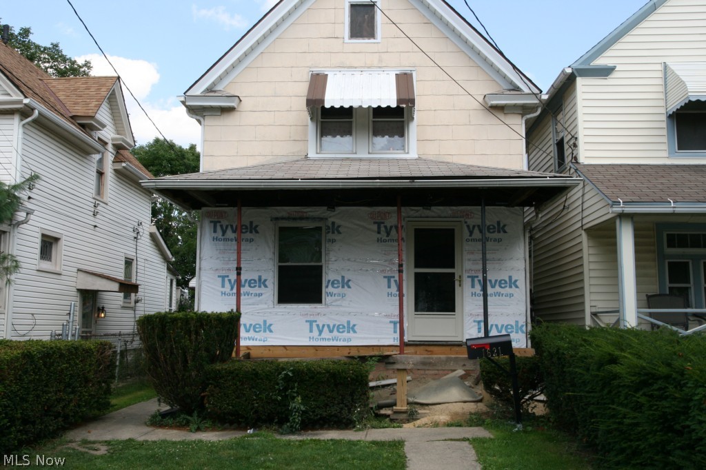 Attention investors.  Handyman special.  Home needs work but this is an opportunity to own in Lakewood at a very reasonable price.  Sold AS IS.  Seller will not do repairs.  Listing Broker and Seller make no guarantees as to the accuracy of the information herein.  Buyer or Buyer's agent is responsible for utility activation related to inspections.  Water activation not authorized - air pressure test only.