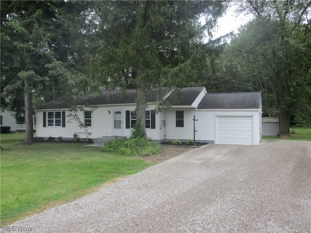 Nice 3 bedroom ranch home situated on a 1.24 acre wooded lot in the Midview School District. Most of the windows and floor coverings have been updated. Natural gas heat, some hardwood floors and an attached garage! Easy access to highways and immediate possession!