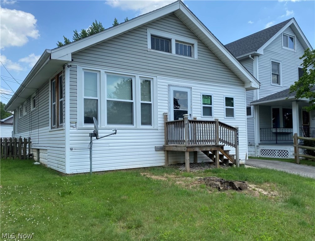 2 bedroom, 1.5 bath home on a quiet street. Great sized rooms, hardwood floors throughout, new central air 2022, updated electric panel, new driveway apron 2022. Fully fenced yard. Clear city POS inspection, no repairs needed. Interior of home is ADA accessible. Call agent for showing today!