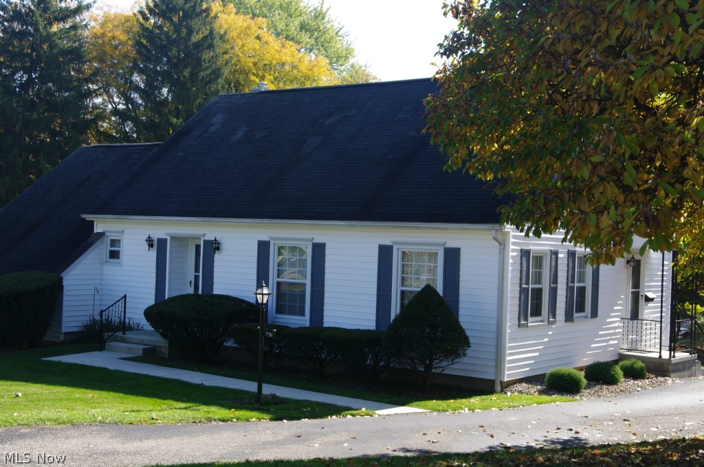 Attractive 1.5 story home with beautiful hardwood floors. Updates include replacement windows, vinyl siding, basement windows, roof (1999), furnace (2013), dishwasher (2013), refrigerator (2014). Quiet circle street. Move in condition. Private backyard. A very tidy home. Fast Possession Available. Gas budget-$92/mo  electric avg-$74 mo