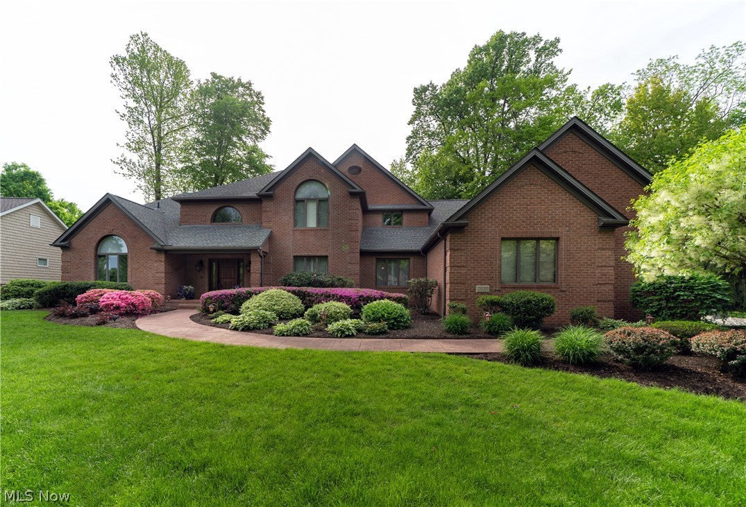 Welcome to this well crafted all brick custom built one owner home in Bob-O-Link on a private cul-de-sac. The grand entrance into the foyer is breathtaking. Open great room w/soaring beamed ceilings, hand crafted crown moulding, fireplace surround by floor to ceiling windows letting natural light flow through. Then step up into you newly remodeled gourmet kitchen! Custom white cabinetry, granite counters, subway tile backslash, sub-zero refrigerator with a extra two draw refrigerator. Wolf six burner gas cook top & double ovens. Large walk in pantry. Imagine standing on your ceramic HEATED tile floors, making dinner for your guest, then relax in your year round sun room w/abundance of windows along w/heated floors as well. First floor owners suite & bath parlor was renovated in 2017! Hardwood floors, walk in closets, vaulted ceiling w/sky lights & ceiling fan. Large walk in tiled shower, soaking tub & duel sinks. Formal living & dinning room w/arched entry. First floor laundry w/spacio