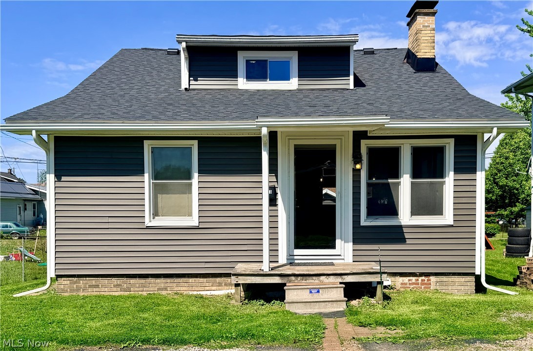 Now available! Lovely 3 bedroom home in Perry School District. Open concept living, kitchen and dinette area. Featuring a decorative fireplace, updated appliances, breakfast bar and esthetically pleasing light fixtures. First Floor Bedroom with attached full bath, laundry room and walk-in closet. For entertaining convenience, there is a guest half bath located right off the kitchen area. Upstairs, are 2 additional bedrooms, full bath, along with a large nook area that could be used for a reading room or additional hang out space! Full basement and outdoor shed for storage. New composite porch deck currently being installed. Call for leasing details!