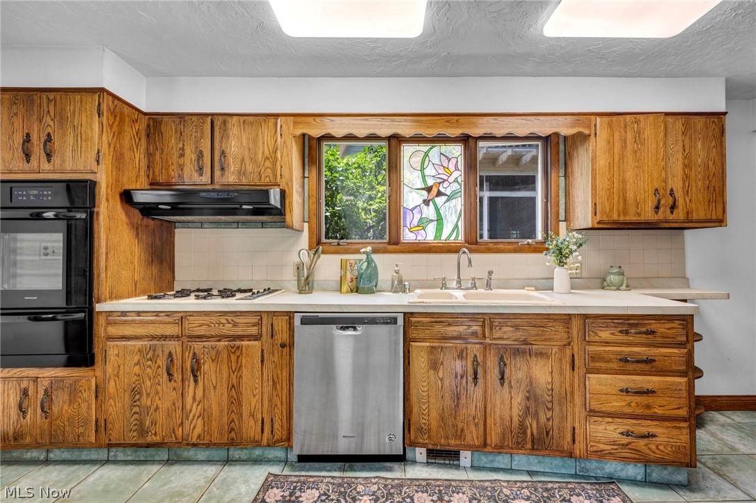 Matthews & Gilberts 05 - Residential