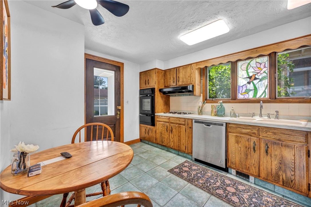 Matthews & Gilberts 05 - Residential