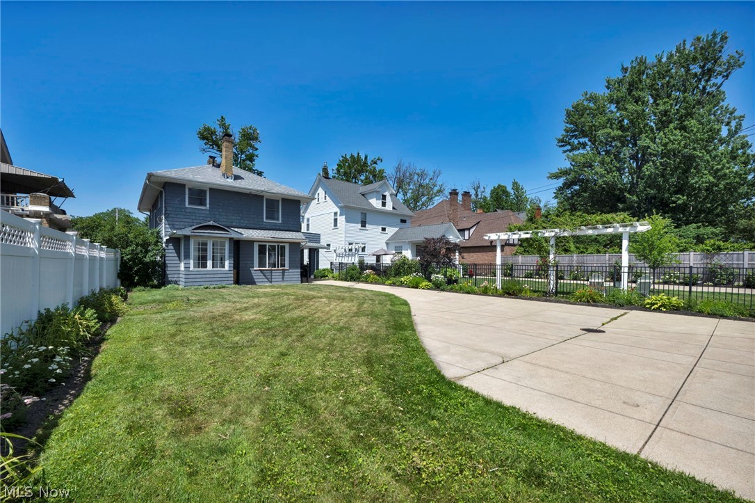 Matthews & Gilberts 05 - Residential