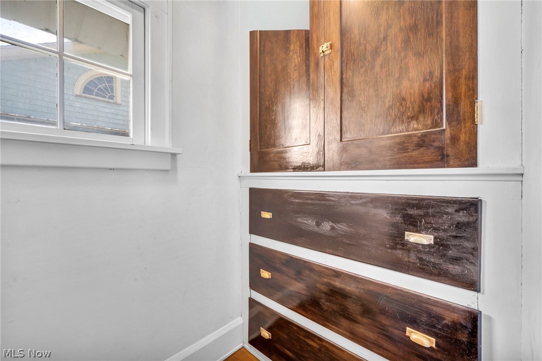 Matthews & Gilberts 05 - Residential
