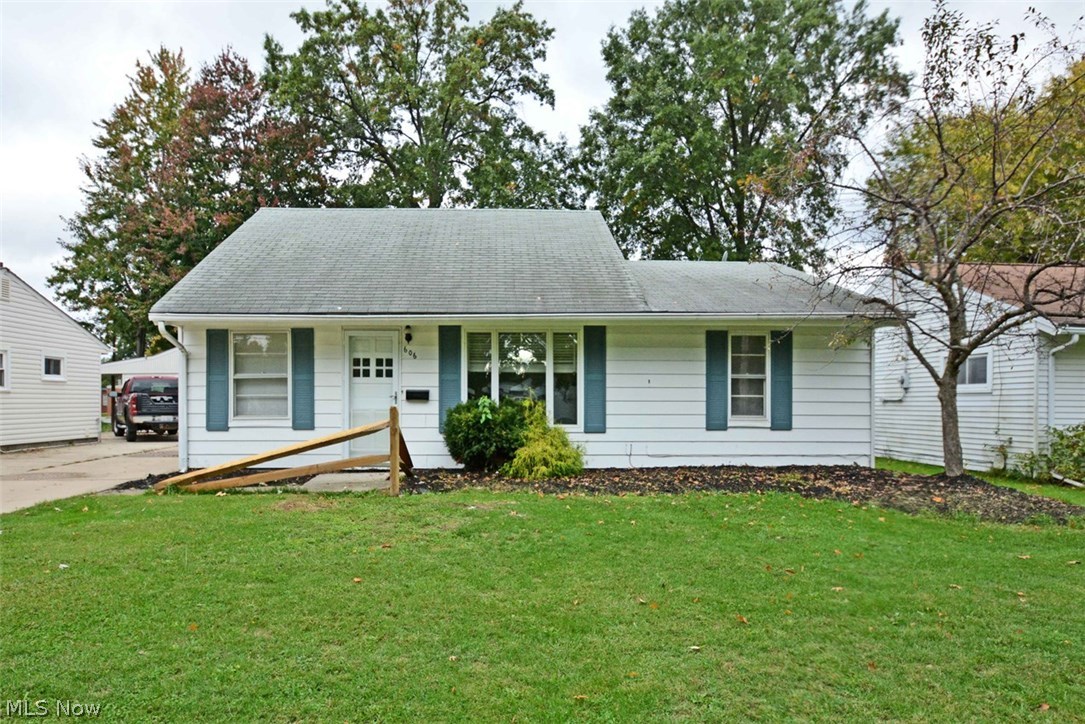 Great Ranch Home on Elyria's Westside, Located super close to Oakwood Elementary and West Park Recreation. This 3 Bedroom Home features many exciting upgrades including newer flooring,Tankless Hot Water tank, renovated bath, and large Family Rm which could be split into a large Master suite if needed. Also a Mechanics dream 36 by 24 Garage. one of the best deals in town. call for your private showing.
