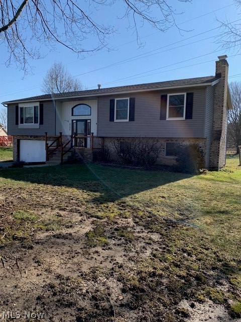 Welcome to 2324 Oak Point Drive! Spacious 4 Bedroom with 2 full and 1 half bath. 2 car attached garage. Many updates throughout. 2011 bathrooms remodeled. 2012 Kitchen remodeled. 2007 Roof Replaced.2008 Kinetico Water Softener installed. 2013 New Furnace and Water tank and Central Air conditioning. 2015 Hardwood Floors in Hallway and Dining room. 2015 New Carpet in living room. 2018 200 Amp Electrical service upgraded. Lifetime Warranty on $13,000 Water Proofing system. Transferrable to new owners at $50 per year.
