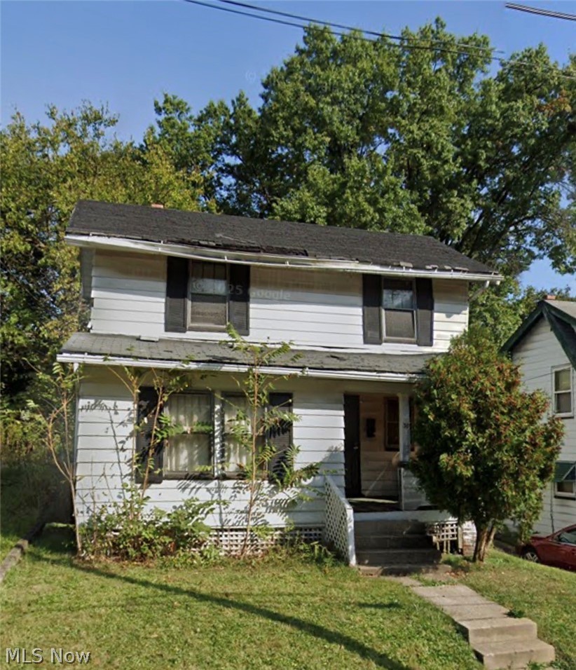 Opportunity knocks! This fixer-upper is perfect for investors, flippers, or buyers looking to build sweat equity

30 Zents ave 2 Bedrooms 1 Bath 

Contact us today
