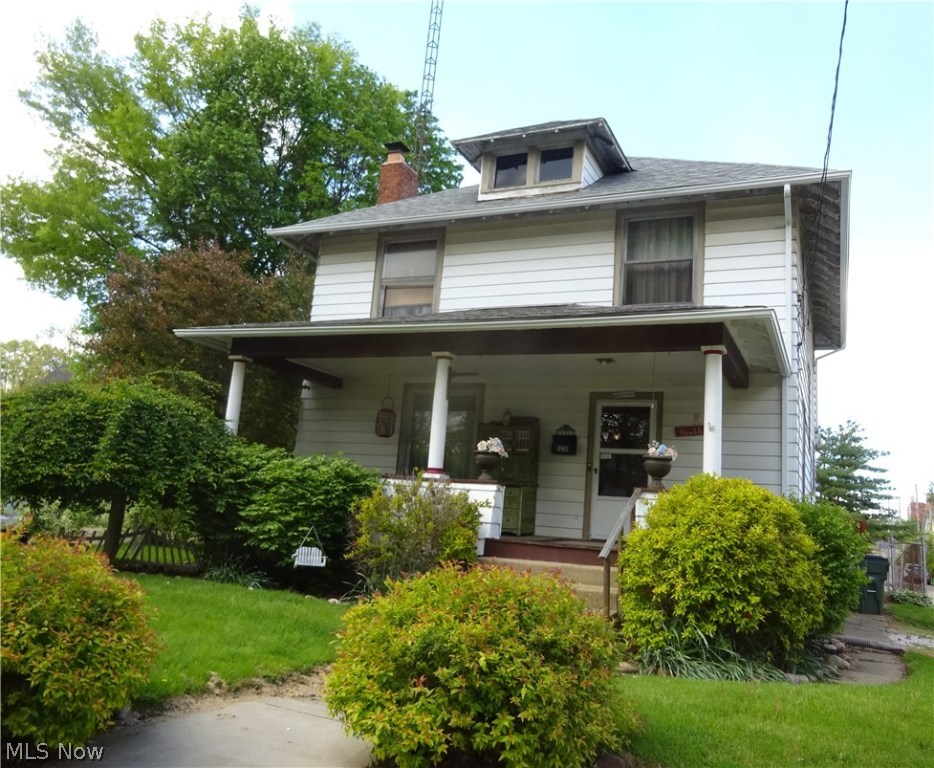 Great opportunity to own this spacious home near Affinity Medical Center.  1734 sq ft above ground with additional square footage in the rec room.  Large living room with fireplace.  Open concept between kitchen and dining room with large breakfast bar.  Two-car garage, fenced back yard, first floor laundry and beautiful woodwork throughout.  Easy access to attic area for storage.  Kitchen appliances convey.  Conveniently located with easy access to highway, shopping and restaurants.