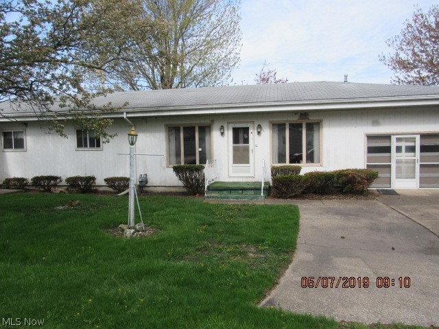 Huge potential in this property with your hard work. This is a great opportunity to own a vacation home or buy for a personal home.