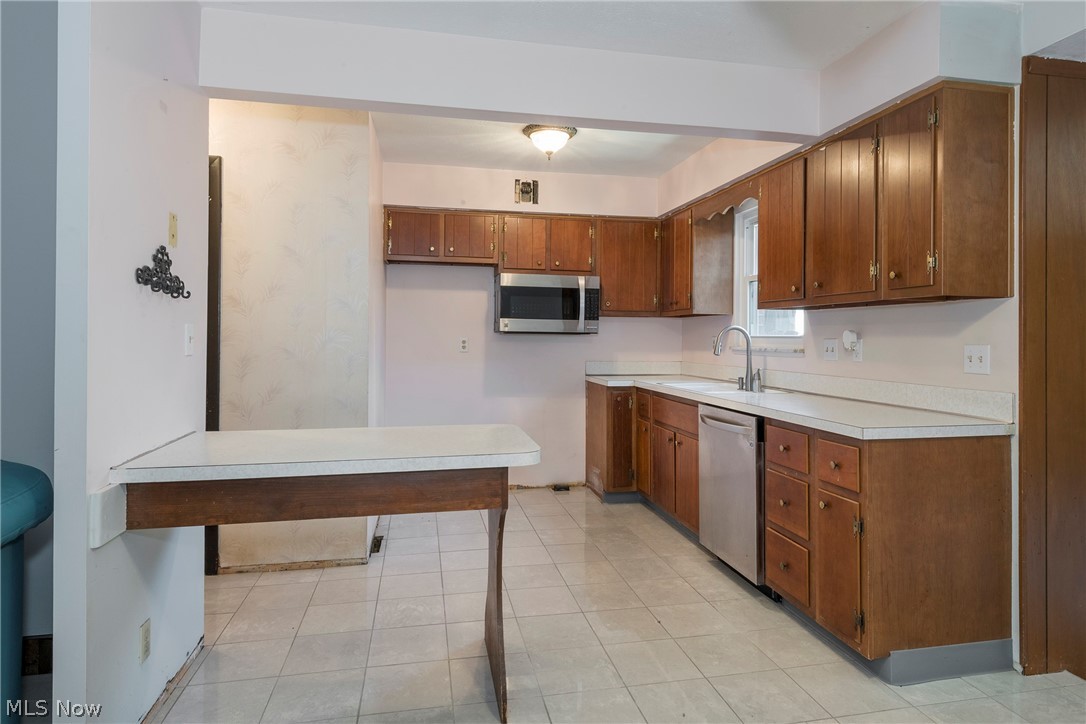 Concord Square Village Condo D - Residential