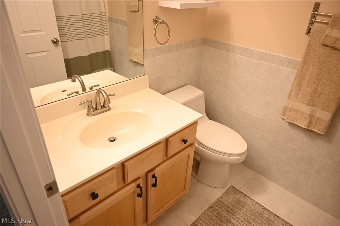 Lenox Village Condo Ph 02 - Residential