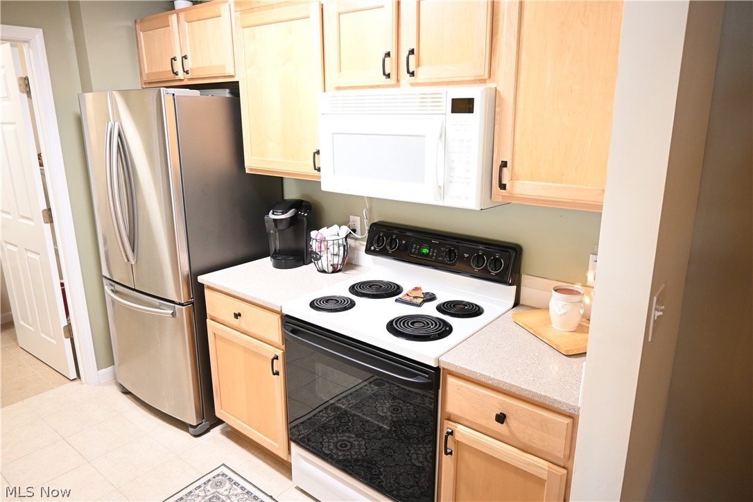 Lenox Village Condo Ph 02 - Residential