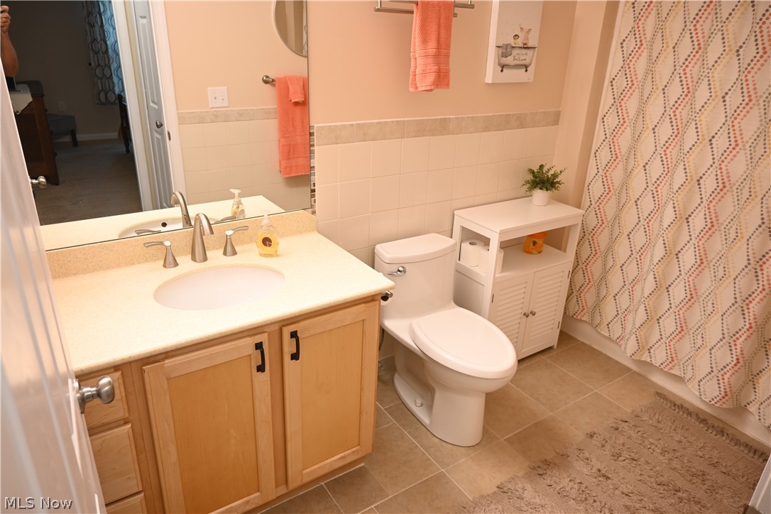 Lenox Village Condo Ph 02 - Residential
