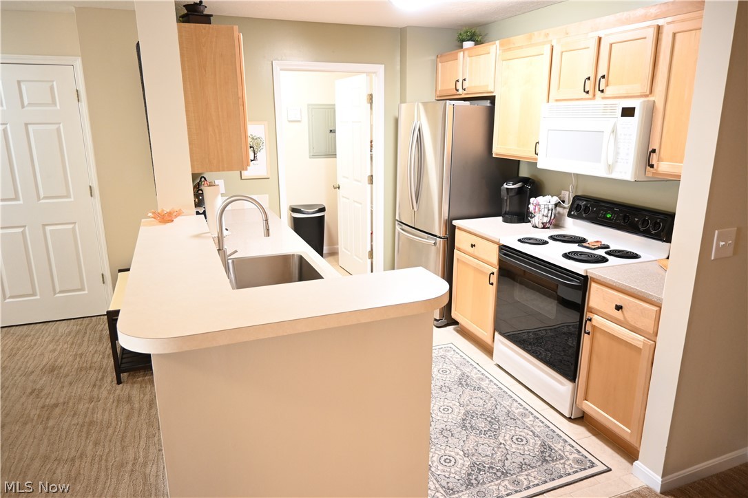 Lenox Village Condo Ph 02 - Residential