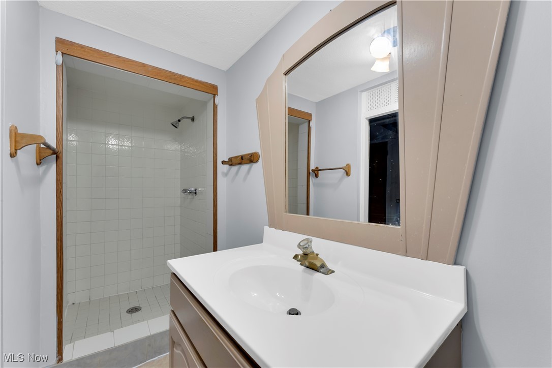E A Hermles Proposed - Residential Lease
