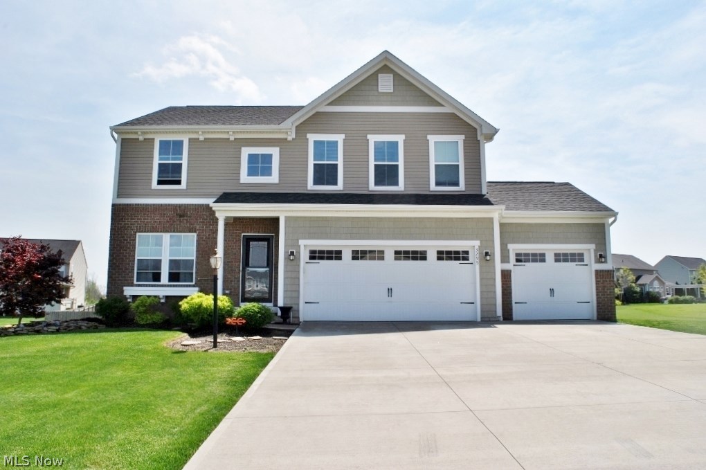 Located on a quiet premium cul-de-sac lot w/wide pie shaped back! Welcome to desirable Shale Creek golf course community! The bright open kitchen offers gorgeous cabinets & grand size island! The kitchen opens to both a morning rm w/backyard views & patio and large family rm w/gas fireplace for entertaining! Walk in through foyer entrance to the office or dining rm. Half bath off hallway. Upstairs you will find a huge master w/private full bath & large walk-in closet! 3 more nice sized bedrms plus laundry rm. Entertain in the finished basement! -- has a family rm, bar, & half bath! Loads of storage in full basement! Offering a 3-car garage w/heat and hot & cold water! Appliances are newer 2015 in kitchen! Call to view this home which has so much to offer!