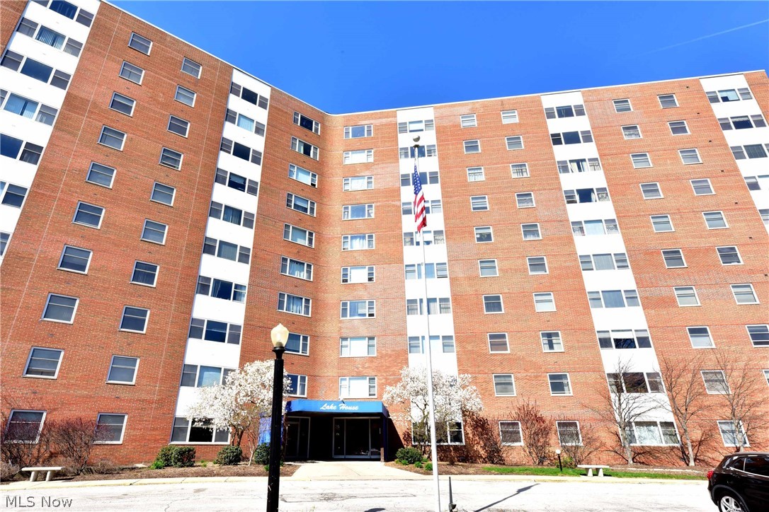 Lake House Condos - Residential