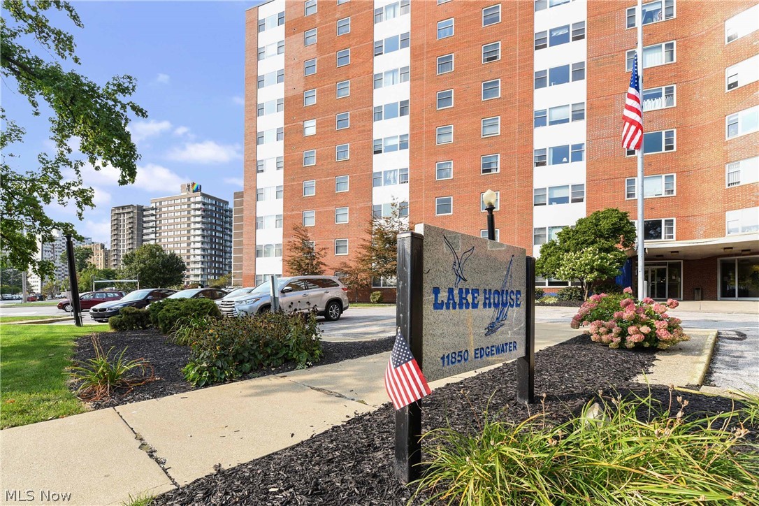 Lake House Condos - Residential