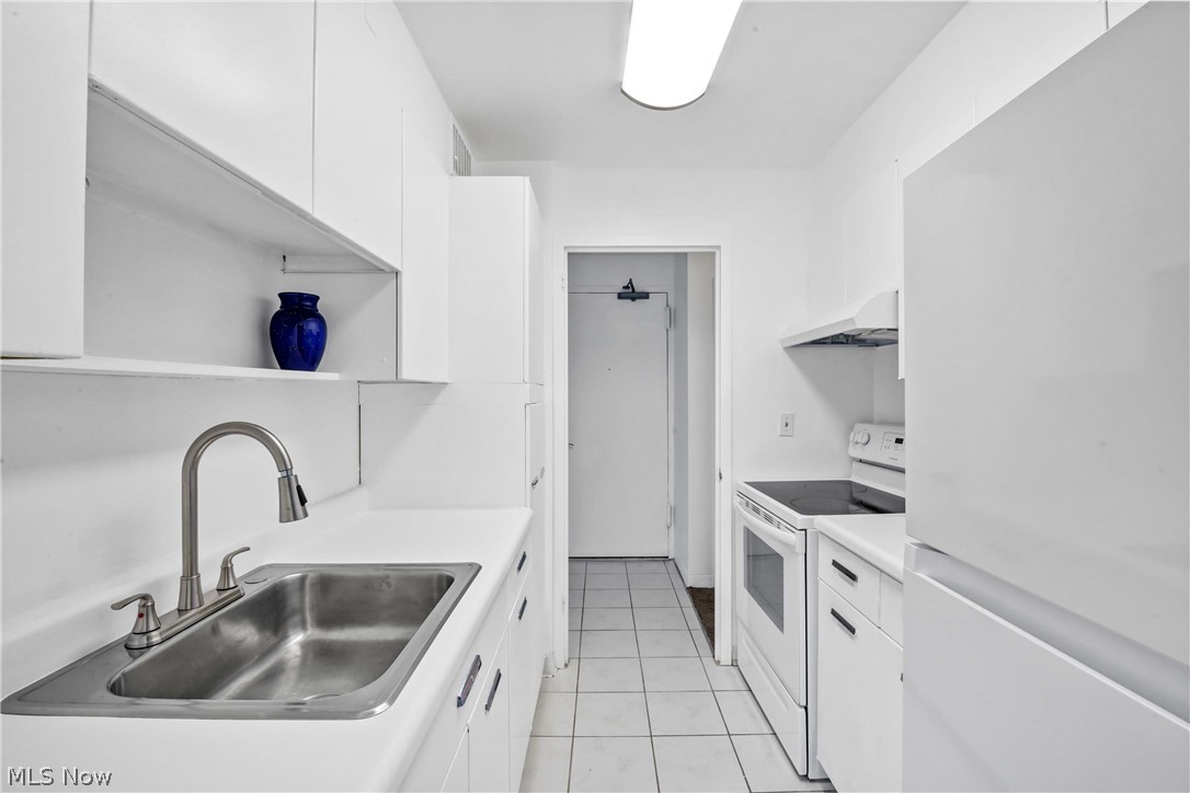 Lake House Condos - Residential