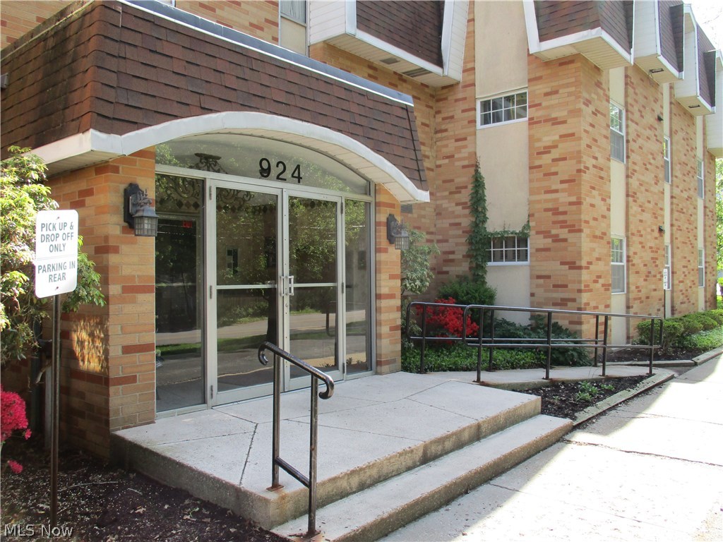 Parkway West Condo - Residential