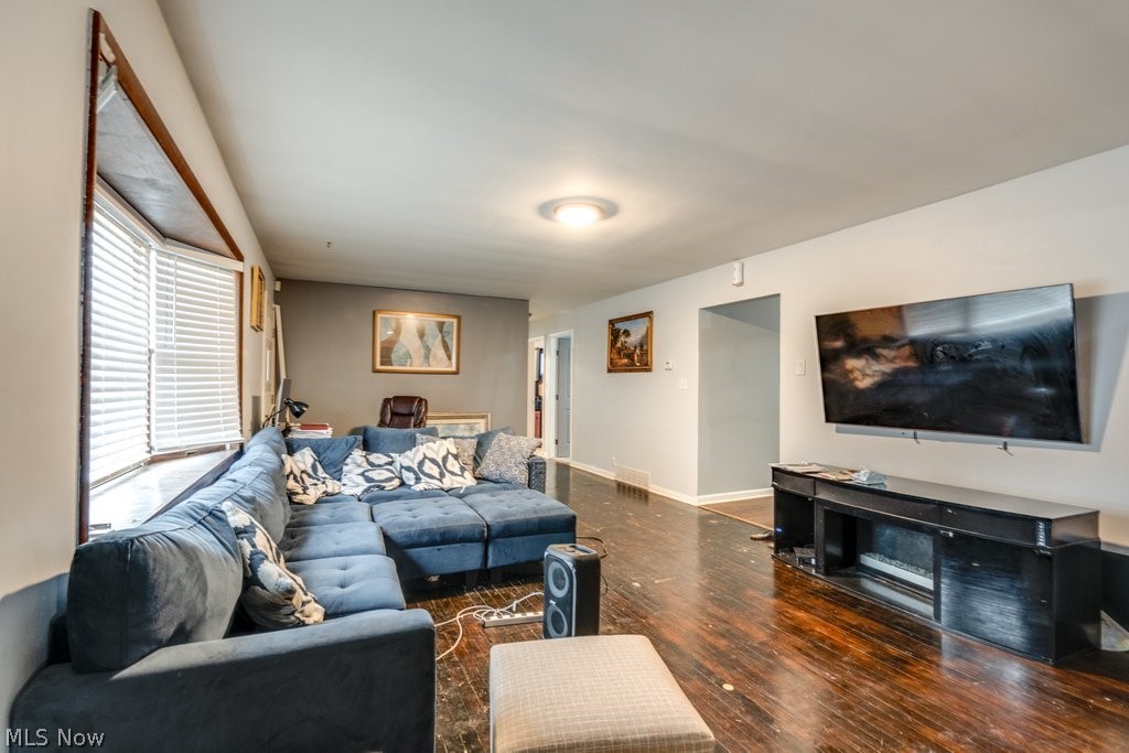 Cuyahoga Falls - Commercial Sale