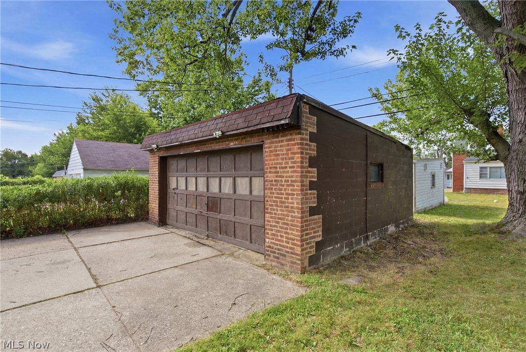 Cedar Center - Residential Income