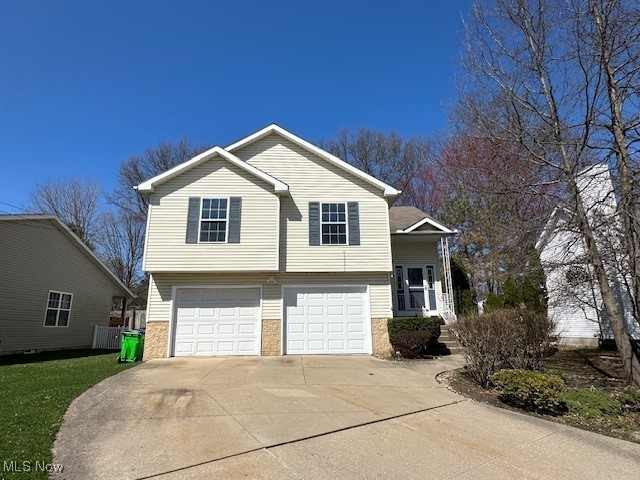 Sunny and bright raised ranch in Munroe Falls for rent! This spacious single family home boasts vaulted ceilings and an open floor plan. Brand new kitchen flooring, as well as fresh neutral paint. Fully applianced kitchen with a breakfast bar opens to the dining area and great room. Spacious primary bedroom offers a large walk in closet, full bathroom and sliders out to the back deck. Good sized second and third bedroom with ample closet space. The finished walk out lower level family room has a full bathroom, laundry room and sliders out to the fully fenced back yard. 2 car attached garage. Extra storage room in the lower level. Tucked away at the end of a quiet cul-de-sac. This home has it all!Rental Qualification Checklist:
-Credit score: 600+ 
-No recent bankruptcy.
-No eviction history & no criminal history (involving sex, drugs or violence)
-Stable employment (must provide current pay stubs)
-Monthly gross income must be at least 2.5 X Monthly Rent
-First months rent, security deposit, renters insurance, and transferred utilities required prior to move in.
-If you like the property and wish to apply it is a $50 app fee per adult occupant.