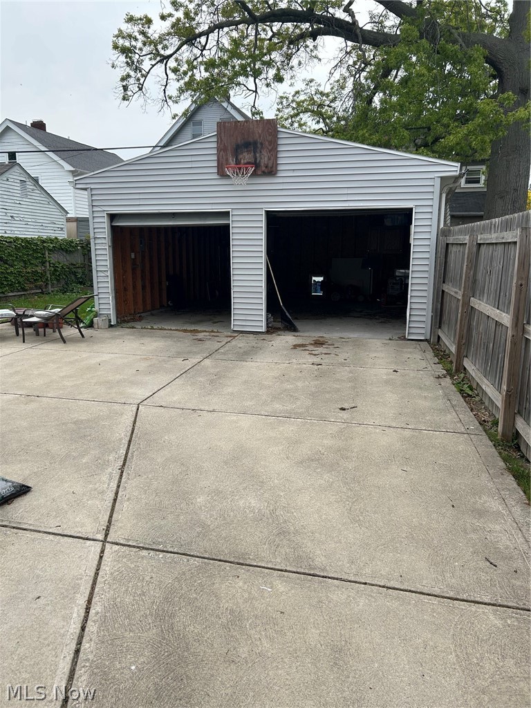 Lakewood Realty - Residential Income