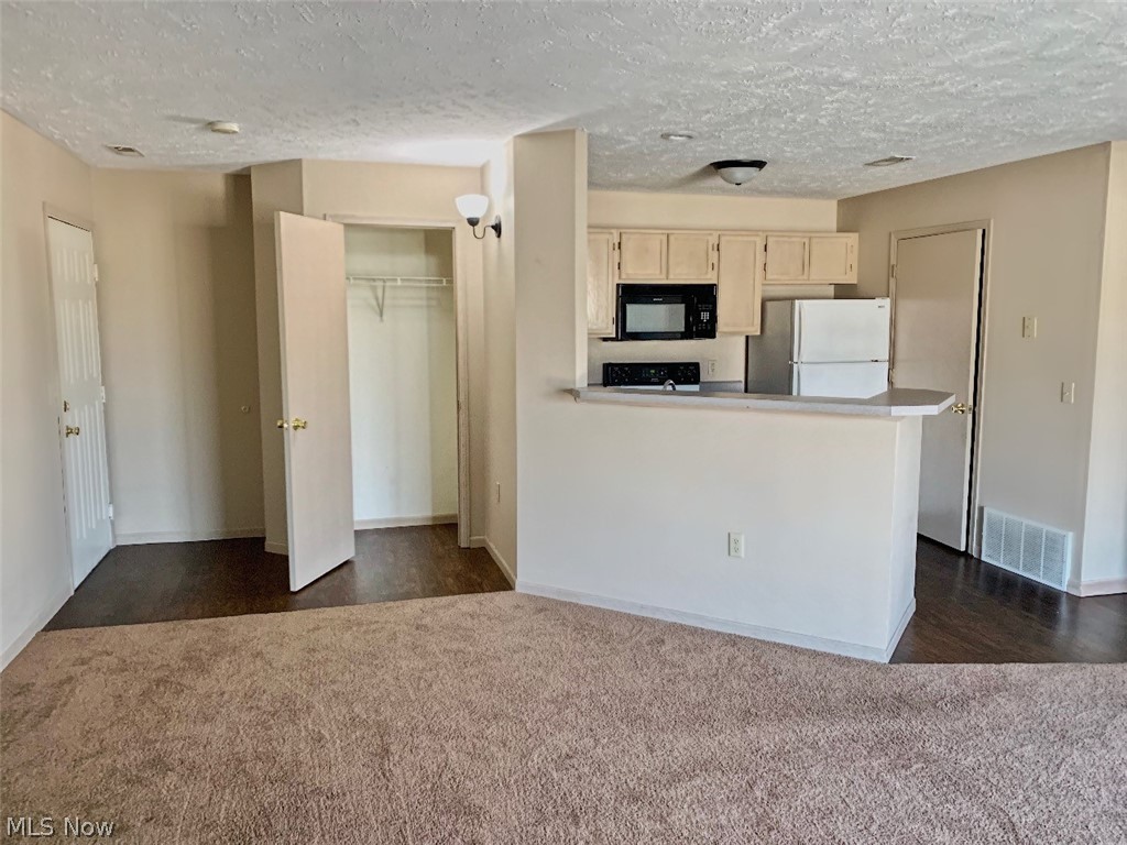 Brookledge Commons Condos - Residential Lease