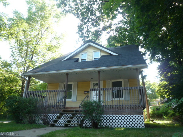 Nice Goodyear Hts Colonial that's ready for your touches!  Enjoy Summers on the Front Porch with it's view over the neighborhood.  Spacious Living Room and Formal Dining.  Attached 1 Car Garage!  This is a Fannie Mae HomePath Property.