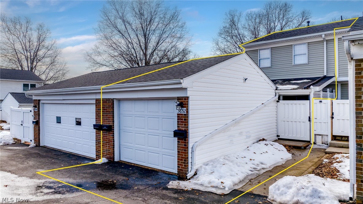 Country Club Twnhs North Condo - Residential