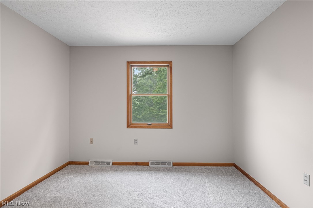 Southampton Woods 01 - Residential