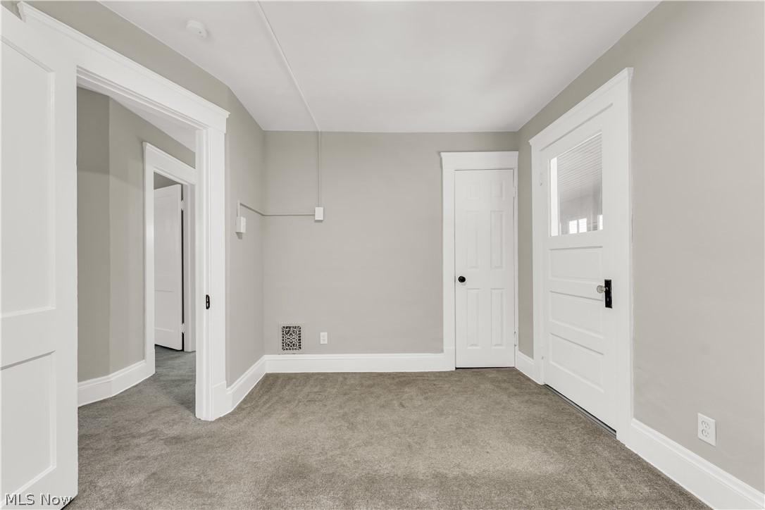 W T Mallo - Residential Lease