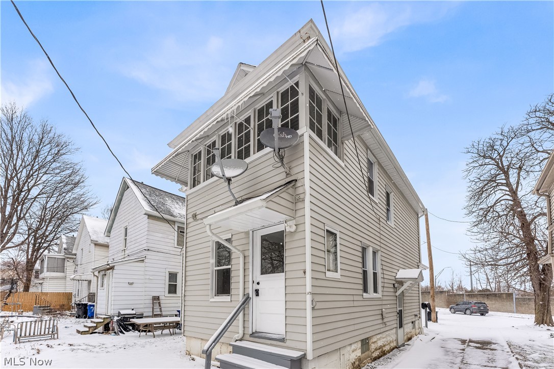 W T Mallo - Residential Lease
