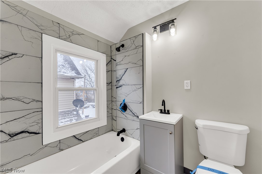 W T Mallo - Residential Lease