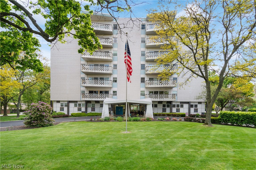 Carlton House Condominiums - Residential