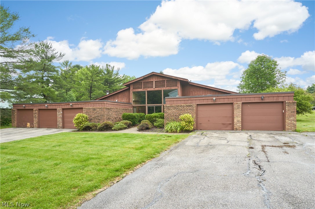 One floor living in Richfield with Revere Schools. Recent updates: 2025; Trane furnace and AC. 2018; kitchen cabinets, appliances, flooring, sliding glass doors, hot water heater. Other updates include interior paint, interior lights, a majority of the drywall. Some exterior updates include: garage roof resurfaced, replaced atrium windows, wood trim above brick wall, concrete apron at garage. Roof to be replaced in October 2026 per HOA.
