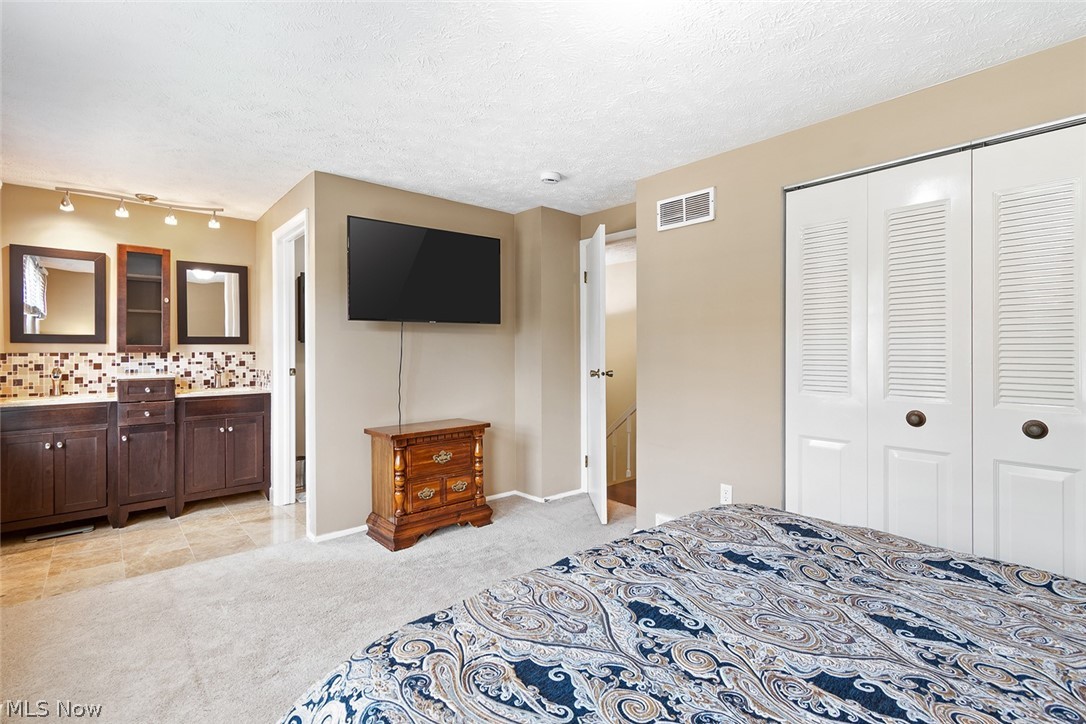 Chestnut Commons Condo - Residential