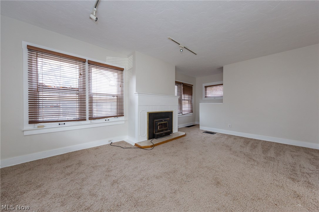 Crestwood - Residential