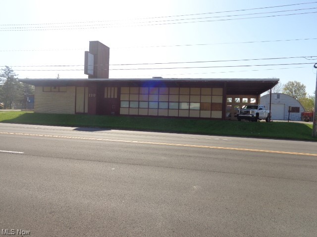 Brick Building With Offices and Light Industry---9102 Sq Ft!! Plus a 4000 Sq Ft Metal Building For Storage!! Acre Lot!! 40-50 Parking Spaces!! Years Ago Was A Center For Sightness Facility!! Four Offices In The Front With A Conference Room!! Many Possibilities!! Owner Will Meet For Showings--He Has Keys!!